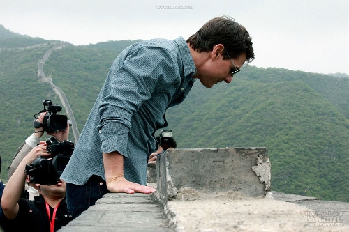 Tom Cruise visited the&nbsp;Great Wall in Beijing on May 9, 2013. The Hollywood actor&nbsp;is here forhis new movie 