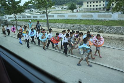 North Korean schoolchildren walk the streets of Pyongyang Photo: Sky Xu/GT
