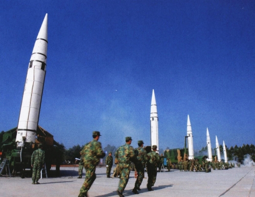 In recent years, the Second Artillery Force has been equipped with a new type of Dongfeng-15B tactical ballistic missiles, with detachable warhead adopting a configuration similar to that of the 