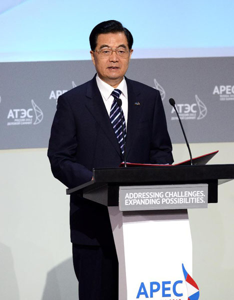 Chinese President Hu Jintao delivers a keynote speech at the APEC CEO summit in Vladivostok, east Russia, September 8, 2012. Photo: Xinhua