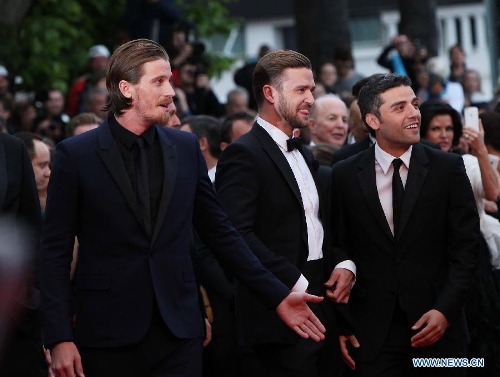 Cast members Garrett Hedlund (L), Justin Timberlake (C) and Oscar Isaac arrive for the screening of American film Inside Llewyn Davis in competition at the 66th Cannes Film Festival in Cannes, southern France, May 19, 2013. (Xinhua/Gao Jing) 