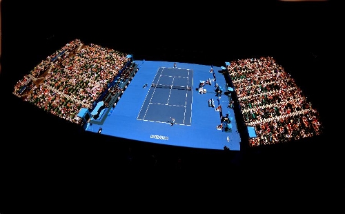 Audience watch the women's singles' 1st round match between Victoria Azarenka of Belarus and Monica Niculescu of Romania on the second day of the 2013 Australian Open tennis tournament in Melbourne, Australia, Jan. 15, 2013. Victoria Azarenka won 2-0 to enter the next round. (Xinhua/Chen Xiaowei) 