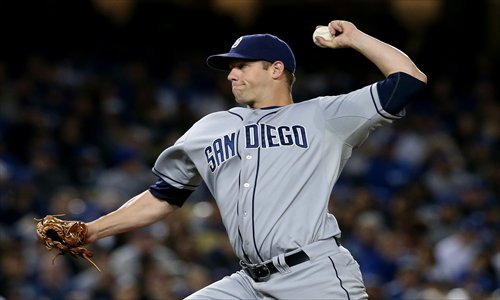 Eric Stults of the San Diego Padres throws a pitch against the Los Angeles Dodgers at Dodger Stadium in Los Angeles, California on Monday. Photo: AFP
