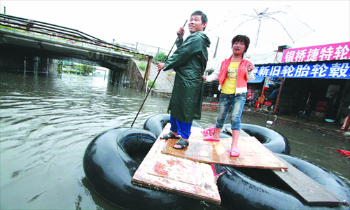 A storm caused a flood in Fengtai district