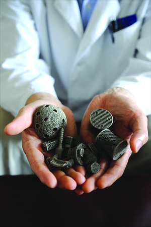 Medical objects fabricated by a 3D printer.Photo: Li Hao/GT 