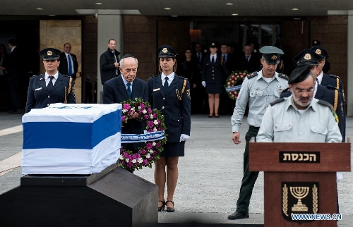 Israeli president lays wreath to coffin of ex-PM Sharon - Global Times