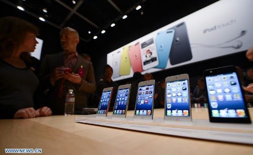 The new iPod nano is displayed during an Apple special event in San Francisco, the United States, September 12, 2012. Apple on Wednesday unveiled iPhone 5, its latest generation of smartphone that features bigger display and support for faster LTE wireless network. Photo: Xinhua