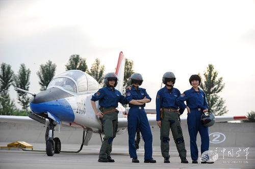 (Photo Source: kj.81.cn)Related:Highly educated Chinese female pilots to join militarySHIJIAZHUANG, June 28 (Xinhua) -- Sixteen female fighter jet pilots with bachelor's degrees in both engineering and military strategy will join the People's Liberation Army (PLA) Air Force following the completion of their education, a senior military academy officer said Friday.The 16 women, initially selected from more than 150,000 senior high school graduates, received their education at north China's Shijiazhuang Flight Academy under the PLA Air Force, said Di Liwen, a senior officer at the academy.Full story