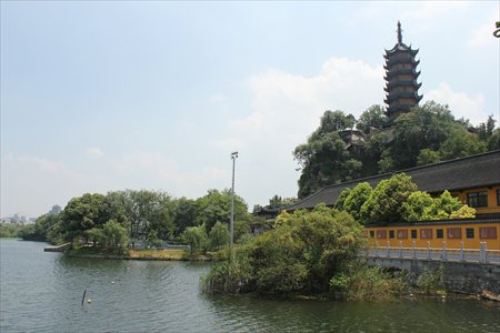A view of Jinshan Park, with Cishou Pagoda in the background  Photo:Xu Ming/GT