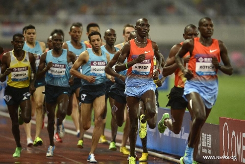 Kenya's Asbel Kiprop (3rd ,R) competes in the men's 1500 meters race during the IAAF Diamond League Athletics meet in Shanghai, east China, May 18, 2013. Asbel Kiprop won the first place of the event in 3 minutes and 32.39 seconds.(Xinhua/Li Jundong) 