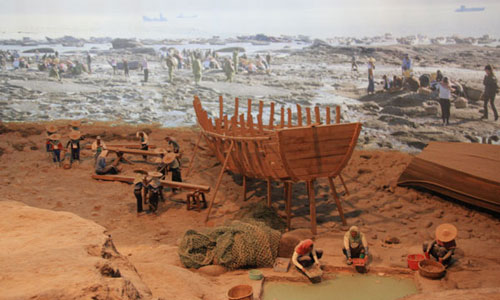 A model of a typical fishing village in Minnan (south Fujian) displayed in the Quanzhou Maritime Museum. Photo: CRIENGLISH.com