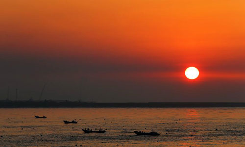 Photo taken on December 14, 2012 shows sunset view at Tamsui District of Xinbei City, southeast China's Taiwan. Photo:Xinhua