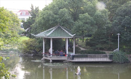 Tianshan Park is just a stone's throw from West Yan'an Road Station. Photos: Zhu Jialei/GT