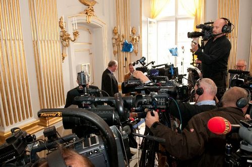 Journalists gather in Swedish Academy in Stockholm, Sweden, October 11, 2012. Chinese writer Mo Yan has won the 2012 Nobel Prize in Literature, announced Peter Englund, Permanent Secretary of the Swedish Academy in Stockholm on Thursday. Photo: Xinhua
