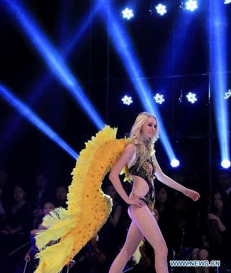 A model presents a creation during an underwear fashion show by designer Zhang Zhaoda and Ma Yanli in Beijing Institute of Fashion Technology in Beijing, capital of China, September 25, 2012. Photo: Xinhua