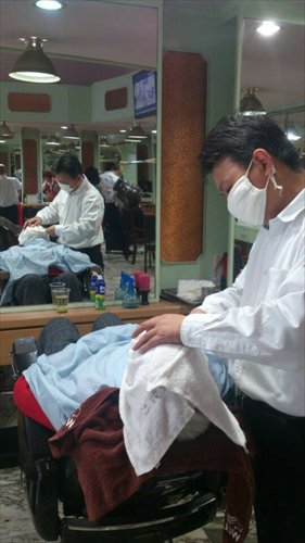 Long-standing hair salons still do brisk business catering to the particular demands of senior citizens. Photos: Cai Xianmin/GT and Sun Shuangjie/GT