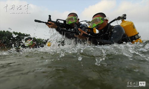 Chinese Marine Corps under the Navy of the Chinese People's Liberation Army (PLA) conducted an amphibious combat training recently.Photo:Navy.81.cn