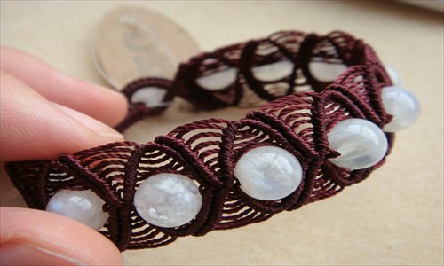 A number of DIY stores in Shanghai offer jewelry-making services to customers. Photos: Sun Shuangjie/GT, dianping.com and courtesy of Loki Natural Crystal DIY Shop