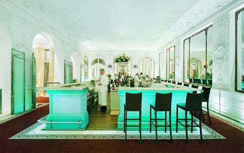 Falk's Bar, Hotel Bayerischer Hof, Munich&nbsp; (Source: www.huanqiu.com)In Munich's Hotel Bayerischer Hof, Falk's Bar is in the Bayerischer Hof's Spiegelsaal (Mirror Hall). Dating from 1839, it was the only building in the complex to survive the Second World War unscathed, a distinction that makes it one of Munich's most established and long-standing drinking dens.