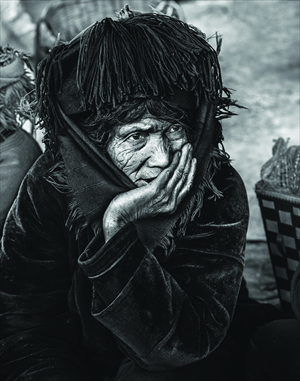 Portrait taken in March of a Hani woman in Yuanyang county, Yunnan Province. Photos: Courtesy of Thierry Bornier