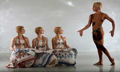 Stage photos of performances by Rambert Dance Company. Photos: Courtesy of Shanghai Oriental Art Center