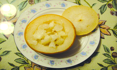 Pear with fritillaria bulb, steamed Photo: Wei Xi/GT