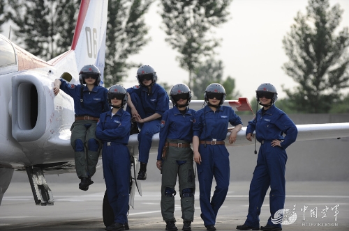 (Photo Source: kj.81.cn) Related:Highly educated Chinese female pilots to join militarySHIJIAZHUANG, June 28 (Xinhua) -- Sixteen female fighter jet pilots with bachelor's degrees in both engineering and military strategy will join the People's Liberation Army (PLA) Air Force following the completion of their education, a senior military academy officer said Friday.The 16 women, initially selected from more than 150,000 senior high school graduates, received their education at north China's Shijiazhuang Flight Academy under the PLA Air Force, said Di Liwen, a senior officer at the academy. Full story