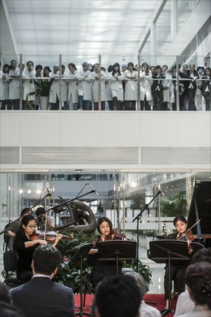 Musicians perform for patients and staff at the Beijing Union Medical College Hospital in a charity event on Saturday. Photo: Li Hao/GT