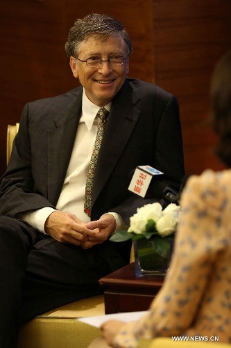 Bill Gates, co-chair and trustee of Bill and Melinda Gates Foundation, receives an exclusive interview with the Xinhua News Agency during the Boao Forum for Asia (BFA) Annual Conference 2013 in Boao, south China's Hainan Province, April 8, 2013. (Xinhua/Jin Liwang) 