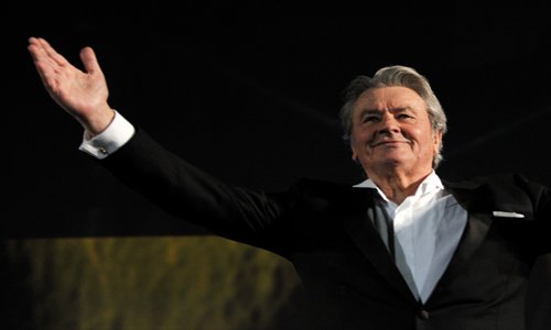 Alain Delon accepts his lifetime achievement award at the 65th Locarno Film Festival in 2012. Photo: CFP