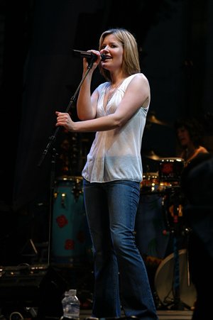British singer Dido performs at Bryant Park in London in 2004. Photo: CFP