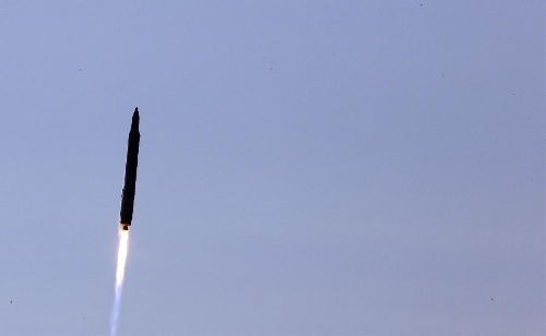 South Korea launched its Korea Space Launch Vehicle-1 (KSVL-1), also known as Naro, at 4 p.m. local time from the Naro Space Center, located 480 kilometers south of Seoul, on Wednesday. (Xinhua)  