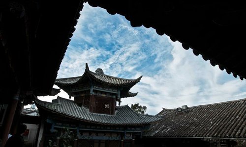Photo taken on November 3, 2012 shows the library in the ancient townlet Heshun in Tengchong County, southwest China's Yunnan Province. The townlet, featuring time-honored temples and houses, is located three kilometers away from the county seat of Tengchong, where live 6,000 people. Photo: Xinhua