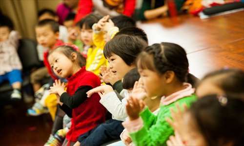 Children in a book reading session at the Daning community center. Photos: Courtesy of Shanghai Oriental Digital Community