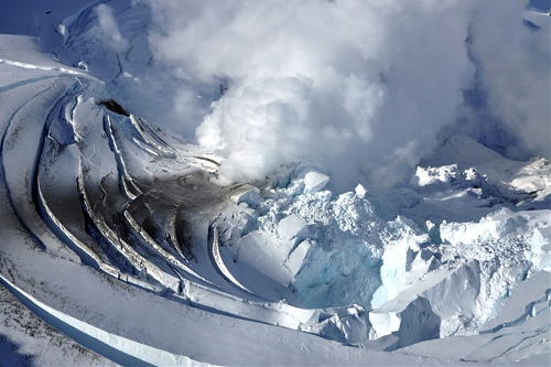 Mount Redoubt, Alaska, USA (Source: www.huanqiu.com)