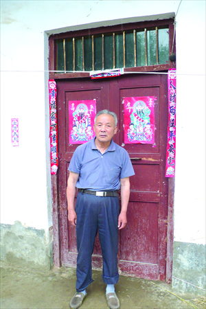 Wu Yongkuan, the builder of the memorials Photo: Liu Yangshuo