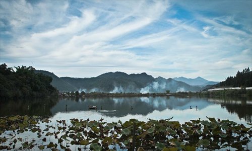 Photo taken on November 3, 2012 shows the scenery around the ancient townlet Heshun in Tengchong County, southwest China's Yunnan Province. The townlet, featuring time-honored temples and houses, is located three kilometers away from the county seat of Tengchong, where live 6,000 people. Photo: Xinhua