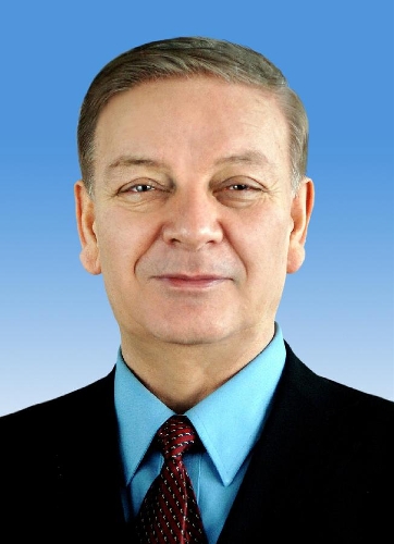 &nbsp;Arken Imirbaki is elected vice-chairperson of the 12th National People's Congress (NPC) Standing Committee at the fourth plenary meeting of the first session of the 12th NPC in Beijing, capital of China, March 14, 2013. (Xinhua) 