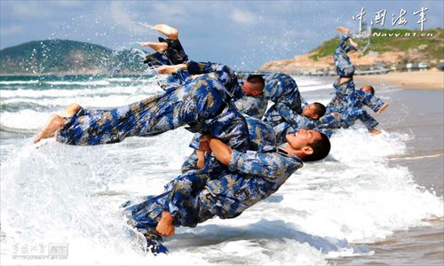 Chinese Marine Corps under the Navy of the Chinese People's Liberation Army (PLA) conducted an amphibious combat training recently.Photo:navy.81.cn