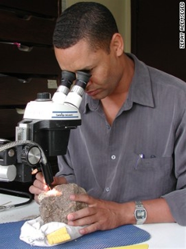 The paleonanthropologist kept his discovery secret until he had a more complete picture of what he'd unearthed. He shared the news with the world in 2006 after spending six years meticulously preparing and analyzing the fossil.(Photo source:cnn.com)