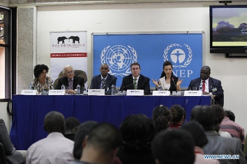 United Nations Environment Programme (UNEP) Executive Director Achim Steiner (3rd R) and Chinese actress Li Bingbing (2nd R) attend a press conference at the UNEP headquarters in Nairobi, capital of Kenya, May 6, 2013. As an UNEP Goodwill Ambassador, Li Bingbing urged greater effort to combat illegal wildlife trade here on Monday. Li will travel to the Samburu National Reserve in northern Kenya this week, where she will meet wildlife experts and visit sites where elephants have recently been killed by poachers. (Xinhua/Li Jing) 