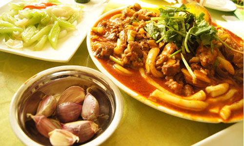 Boiled mutton with thick bean noodles. Photo: CRIENGLISH.com