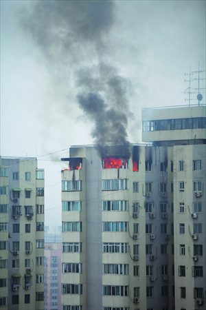 Fire breaks out in a Xicheng district apartment