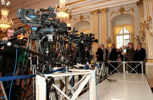 Journalists gather in Swedish Academy in Stockholm, Sweden, October 11, 2012. Chinese writer Mo Yan has won the 2012 Nobel Prize in Literature, announced Peter Englund, Permanent Secretary of the Swedish Academy in Stockholm on Thursday. Photo: Xinhua
