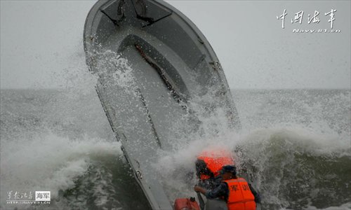 Chinese Marine Corps under the Navy of the Chinese People's Liberation Army (PLA) conducted an amphibious combat training recently.Photo:navy.81.cn