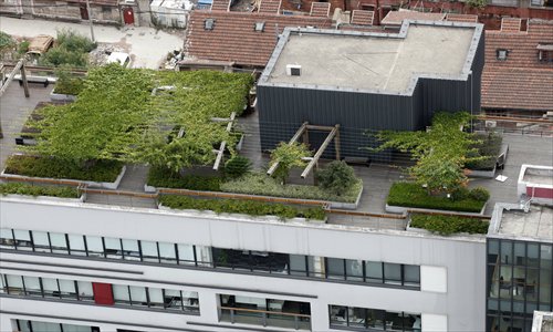An innovative industry park on Changde Road boasts a rooftop garden. Photo: Cai Xianmin/GT