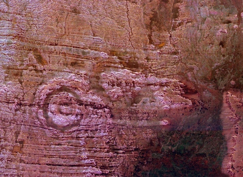 &nbsp;&nbsp;&nbsp;Aorounga Crater in Chad&nbsp;&nbsp;(Source: xinhuanet.com/photo)&nbsp;&nbsp;