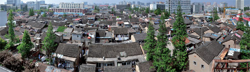 A bird's-eye view of Gaojiabang, an urban village in downtown Shanghai Photo: Cai Xianmin/GT 
