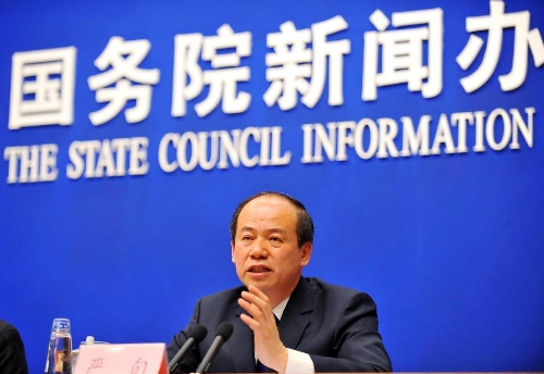 Yan Xun, chief engineer of the Department of the Wildlife Conservation and Nature Reserve Management under the State Forestry Administration, answers questions during a press conference on the wildlife conservation in China held by the State Council Information Office in Beijing, capital of China, May 21, 2013. (Xinhua/Chen Yehua)