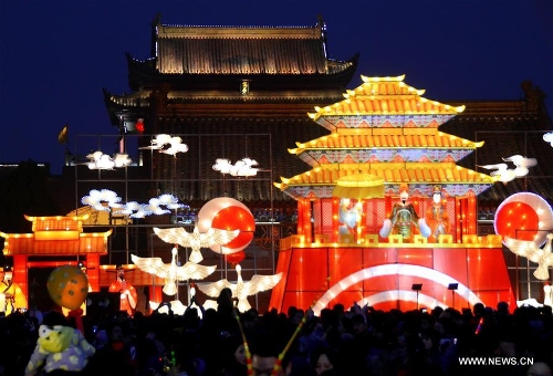 People greet Lantern Festival in central China - Global Times